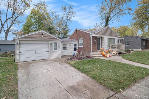 1815 E Lincoln St, Birmingham, MI, 48009-7114 | Card Image