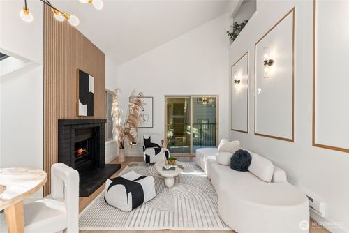 32c-14640 Ne 80th Pl, Redmond, WA, 98052-3434 | Card Image