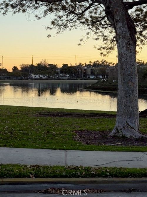 a-425 Terraine Ave, Long Beach, CA, 90814-1944 | Card Image