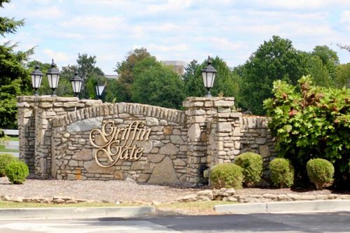 1069 Watson Ct, Lexington, KY, 40511-1380 | Card Image