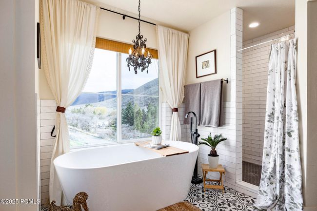 4611 S Cove Ln, Home with 3 bedrooms, 3 bathrooms and null parking in Daniel UT | Image 55
