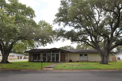 101 N Upton Ave, Schulenburg, TX, 78956-1122 | Card Image