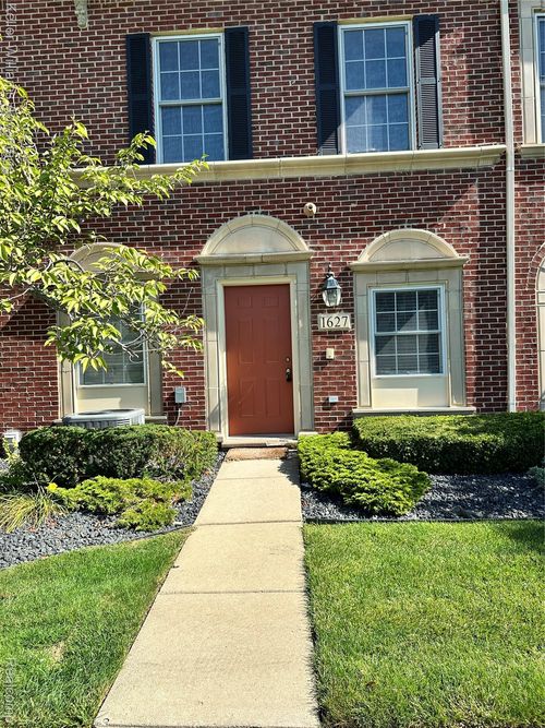 1627 E Lakeview Ln, Canton, MI, 48187-6642 | Card Image
