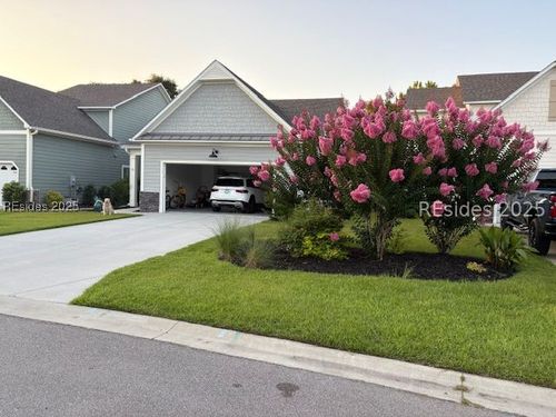 27 Mangrove St, Hilton Head Island, SC, 29926-2861 | Card Image