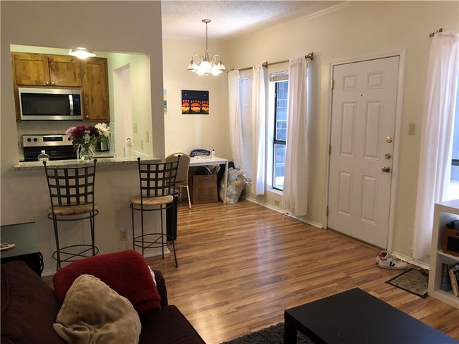 APT-205 - 2804 Rio Grande St, Condo with 2 bedrooms, 2 bathrooms and 2 parking in Austin TX | Image 4