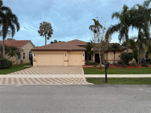 2702 E Orchard Cir, Davie, FL, 33328-6777 | Card Image