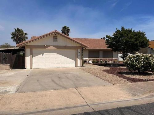 754 Meadowlark Ave, Los Banos, CA, 93635-3020 | Card Image