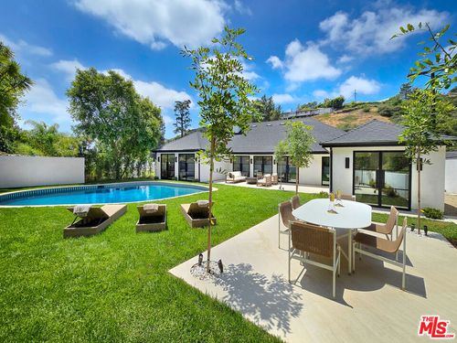 2288 Coldwater Canyon Dr, Beverly Hills, CA, 90210-1756 | Card Image