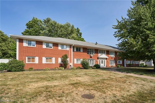 4-2 Meadowlawn Drive, Mentor, OH, 44060 | Card Image