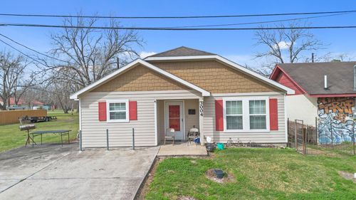 3004 Avenue D, Bay City, TX, 77414-7129 | Card Image