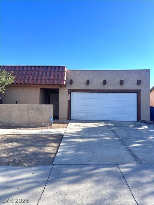 5045 Hayward Ave, Las Vegas, NV, 89122-6830 | Card Image