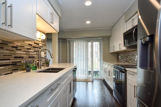 APT-127 - 1103 S Hunt Club Dr, Condo with 2 bedrooms, 2 bathrooms and 3 parking in Mount Prospect IL | Image 8