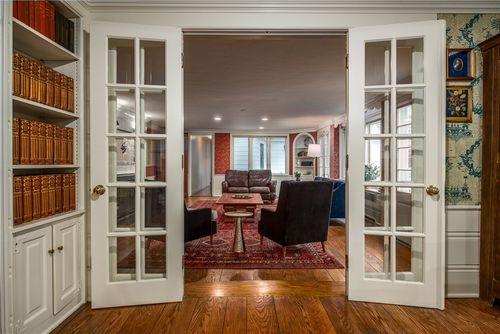 2 Cherry Ln, Bristol, RI, 02809-1331 | Card Image
