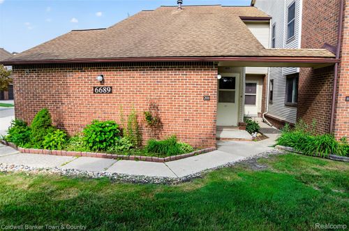 201-6689 Ridgefield Cir, West Bloomfield, MI, 48322-3049 | Card Image