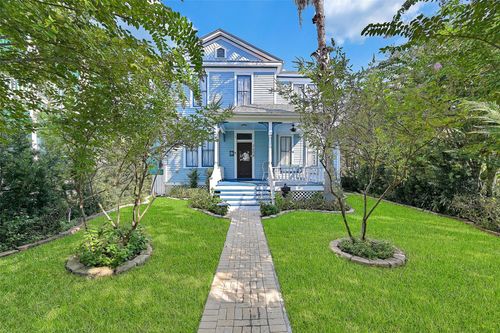 2608 Avenue N, Galveston, TX, 77550-4357 | Card Image