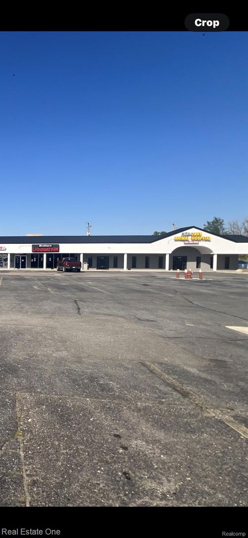 34204 Van Dyke, Sterling Heights, MI, 48312 | Card Image