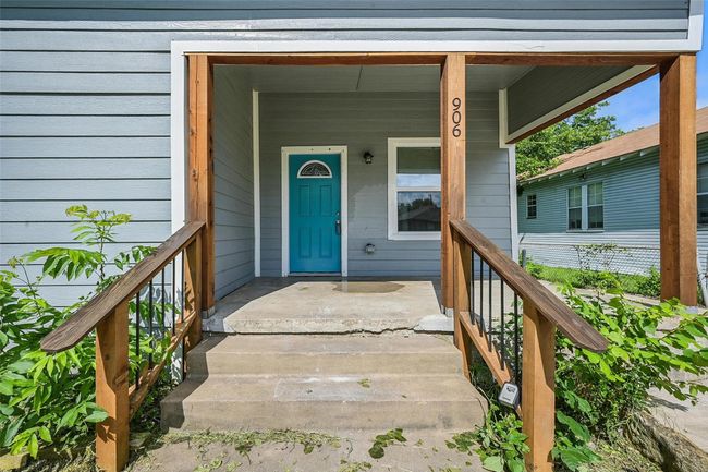 906 S Willow St, House other with 3 bedrooms, 2 bathrooms and null parking in Sherman TX | Image 9