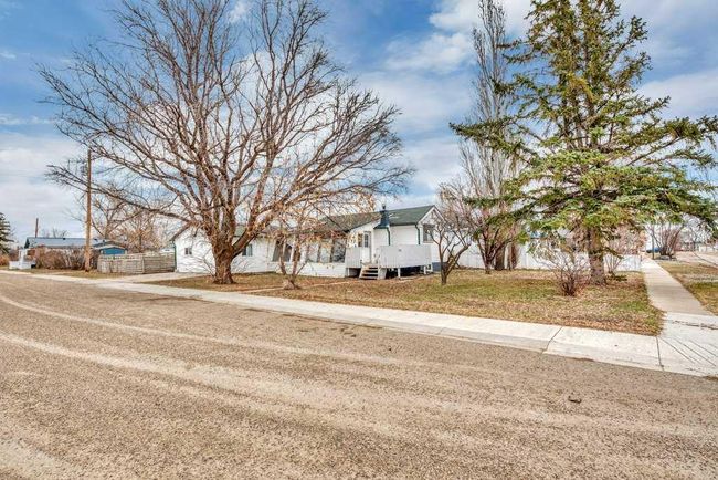 96 2 Avenue W, House other with 3 bedrooms, 2 bathrooms and 2 parking in Tilley AB | Image 26
