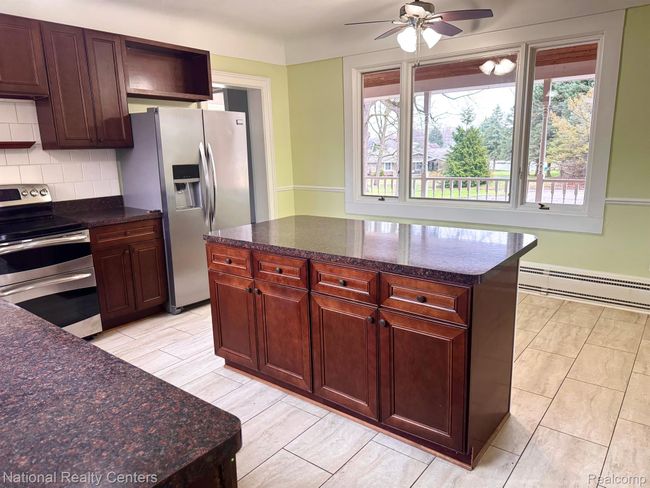 Kitchen to breakfast nook | Image 12