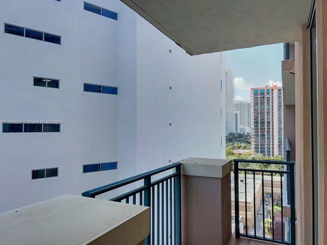 APT-1003 - 17555 Atlantic Blvd, Condo with 2 bedrooms, 2 bathrooms and null parking in Sunny Isles Beach FL | Image 26