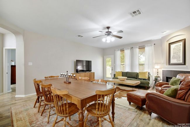 2818 Crusader Bnd, House other with 4 bedrooms, 3 bathrooms and null parking in Schertz TX | Image 15