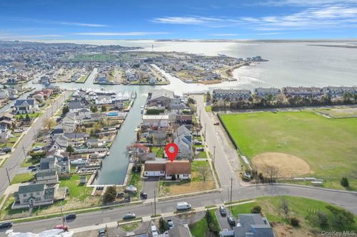 280 Bayview Ave, Amityville, NY, 11701-3844 | Card Image