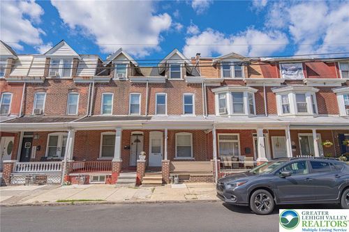 924 S 8th St, Allentown, PA, 18103-3243 | Card Image