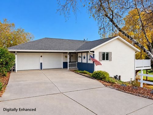 303 Hillcrest Dr, Decorah, IA, 52101-2505 | Card Image