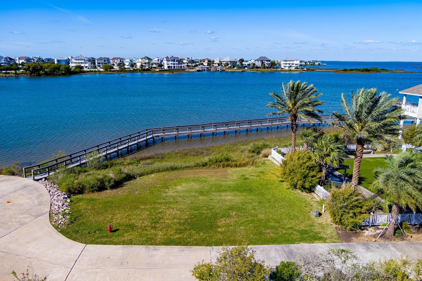 Land in Galveston 2