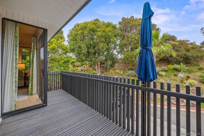 2036 Santa Fe Ave, Condo with 3 bedrooms, 2 bathrooms and 4 parking in Del Mar CA | Image 27