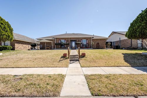 1718 Brighton Dr, Carrollton, TX, 75007-3025 | Card Image