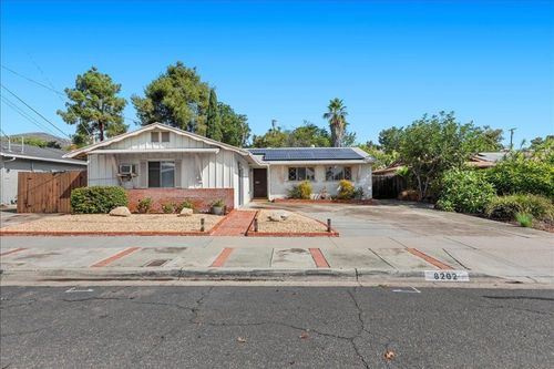 8202 Beaver Lake Dr, San Diego, CA, 92119-2604 | Card Image