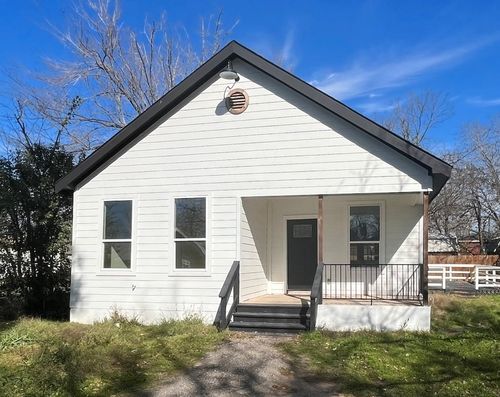 115 Ila St, Elgin, TX, 78621-1227 | Card Image