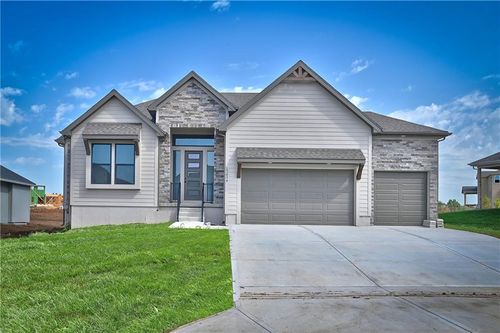 11351 S Emerald St, Olathe, KS, 66061-6890 | Card Image