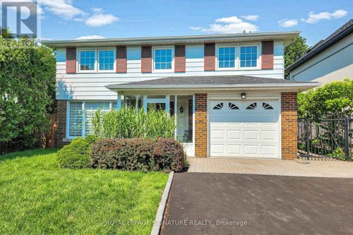 67 Cathedral Bluffs Dr, Scarborough, ON, M1M2T6 | Card Image