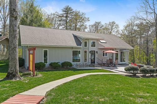 304 Saint George Dr, Crossville, TN, 38558-9028 | Card Image