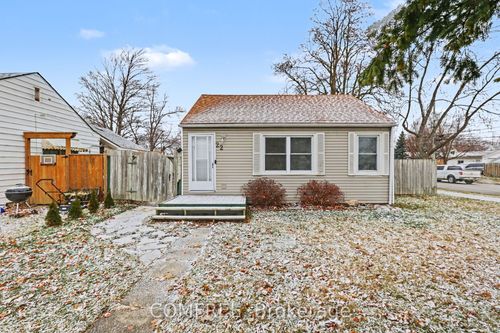 22 Bond Ave, Tilbury, ON, N0P2L0 | Card Image