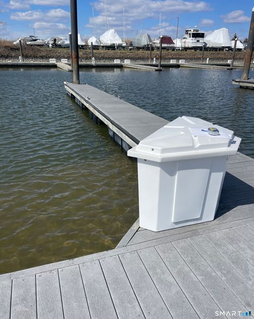 cn1146-379 New Whitfield St, Guilford, CT, 06437-3472 | Card Image