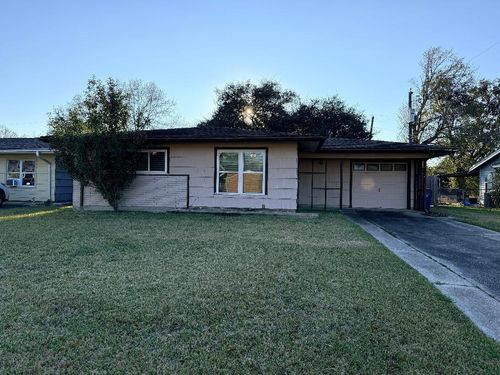 1540 Alamo St, West Orange, TX, 77630-6035 | Card Image