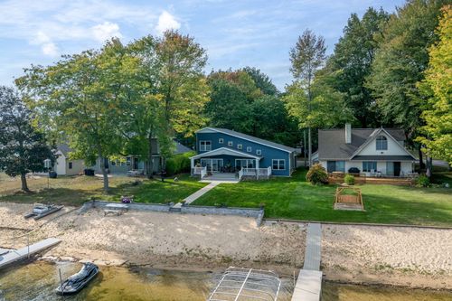 10849 1st St, Canadian Lakes, MI, 49346-9642 | Card Image