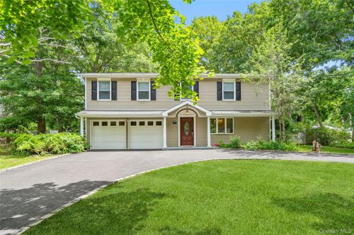 31 Artist Lake Blvd, Middle Island, NY, 11953-1312 | Card Image