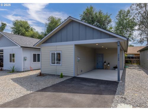 2108 True Ave, LaGrande, OR, 97850 | Card Image
