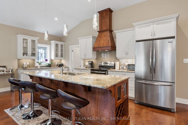 41 Sunrise Crt, House other with 3 bedrooms, 3 bathrooms and 4 parking in Ridgeway ON | Image 11