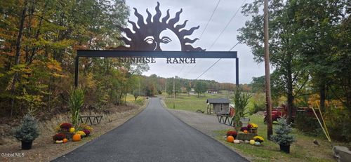 301 Lape Rd, Esperance, NY, 12066-2512 | Card Image