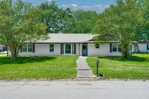 3011 Tanglewood Dr, Commerce, TX, 75428-3815 | Card Image