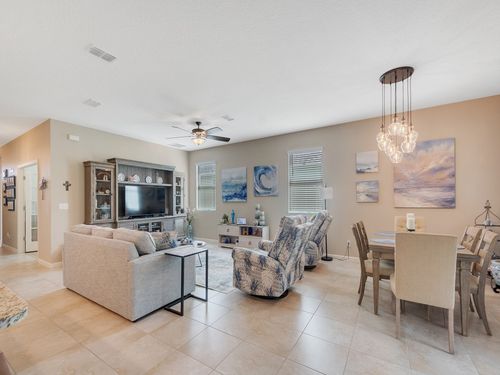 2543 Crowned Eagle Cir Sw, Vero Beach, FL, 32962-6811 | Card Image