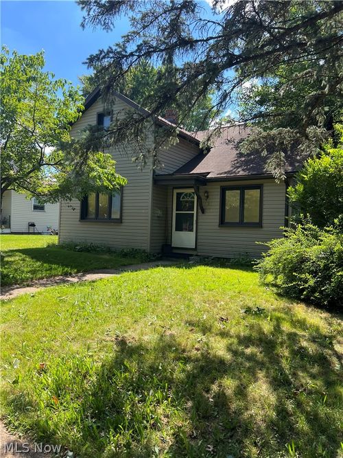 304 E 4th Street, Dover, OH, 44622 | Card Image