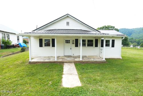 327 Walnut St, Gate City, VA, 24251-3363 | Card Image