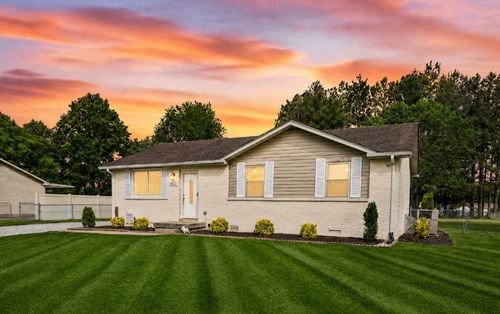 8042 Westfield Dr, Murfreesboro, TN, 37129-8355 | Card Image