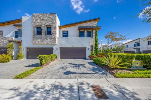 10515 Nw 78th Ter, Doral, FL, 33178-6067 | Card Image